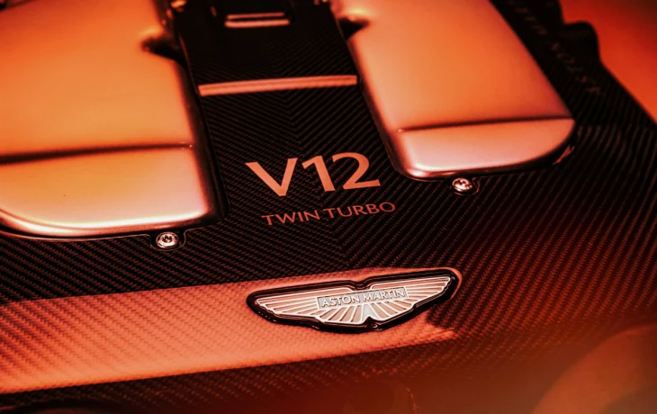 В Aston Martin намекнули на возвращение Vanquish с модернизированным битурбомотором V12