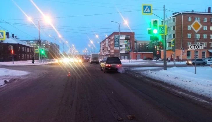 В Омске автомобиль Volvo сбил сразу двух пешеходов на «зебре»