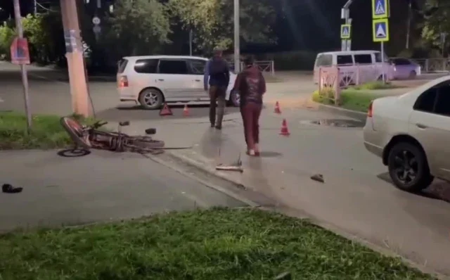  В Шелехове 16-летний подросток за рулём электромопеда не уступил дорогу автомобилю