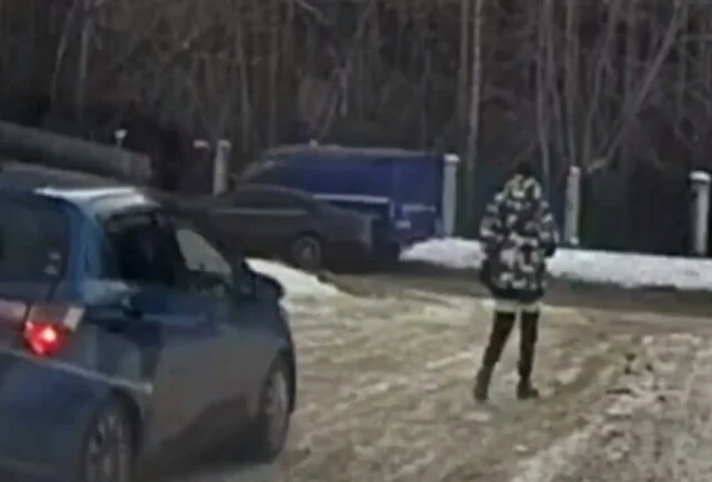  В Ангарске водитель легкового автомобиля выезжал со второстепенной и столкнулся с почтовым фурго