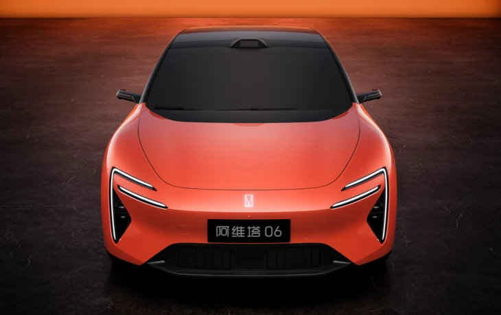 Младший седан Avatr 06: показан интерьер