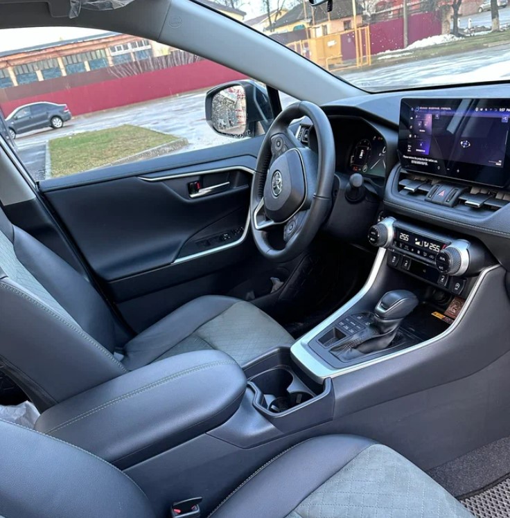 Первые впечатления от Toyota RAV4 китайской сборки