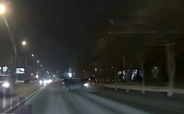  В Красноярске водитель &laquo;Мазды&raquo; решил &laquo;наказать&raquo; обидчика и устроил ДТП