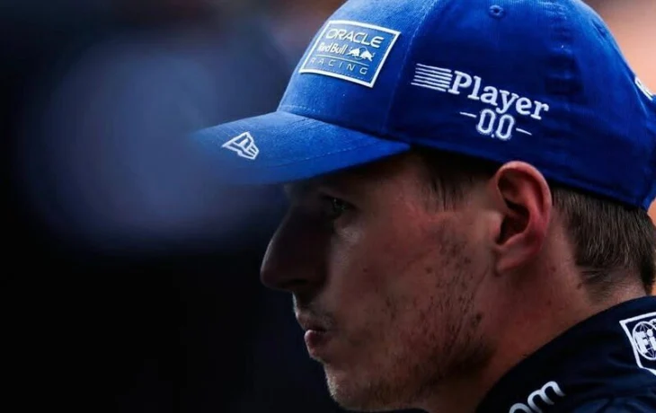 Комментатор Ф1 считает, что гонщиков нужно наказывать за мат