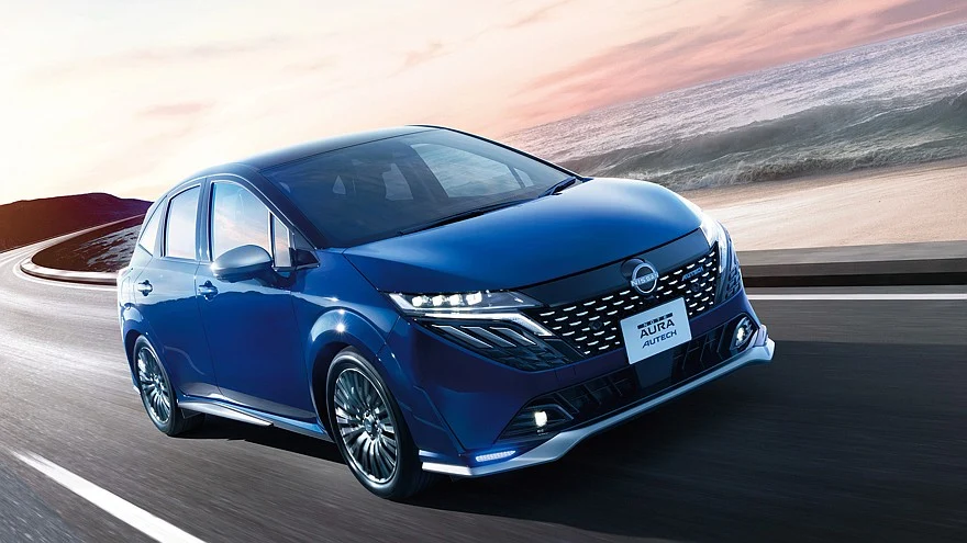 На фото: посвежевший Nissan Note Aura Autech