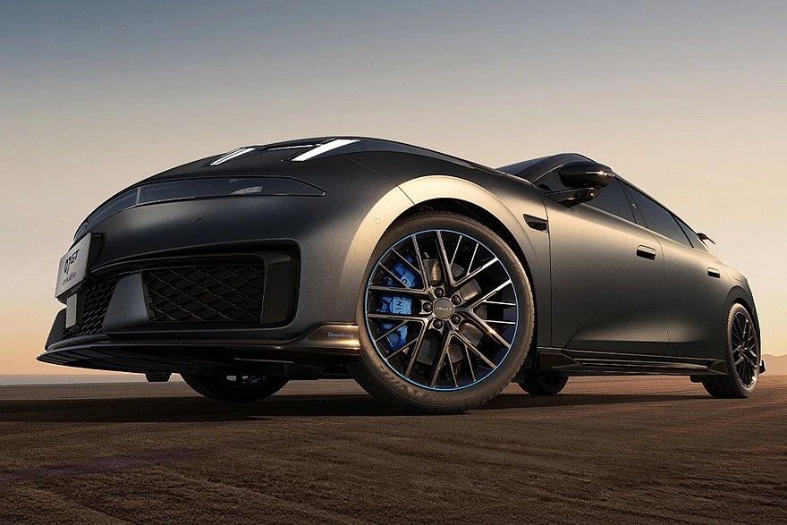 Lynk &amp; Co 07GT Limited Edition