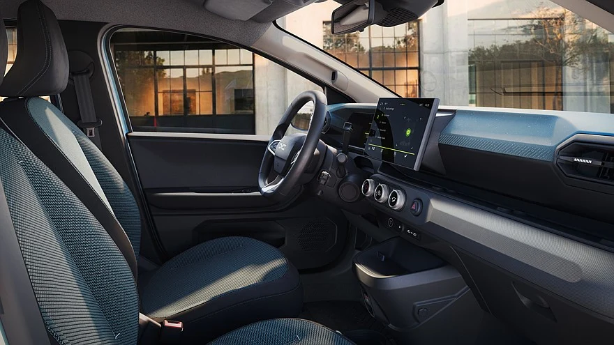На фото: салон Dacia New Spring