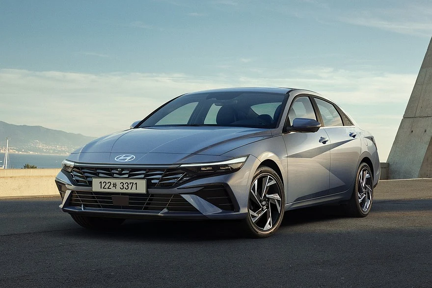 Уходящий седан Hyundai Avante для Кореи, он же Hyundai Elantra седьмого поколения на глобальном рынке