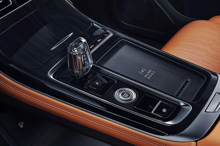Обновленный Geely Boyue L