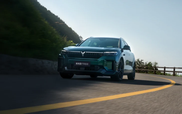 &laquo;Фанаты &laquo;помоечных ведер&raquo;. Алексей Попов заступился за китайские авто