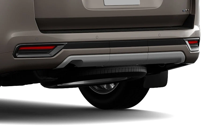 На фото: гибридный внедорожник Toyota Land Cruiser 300 в исполнении ZX