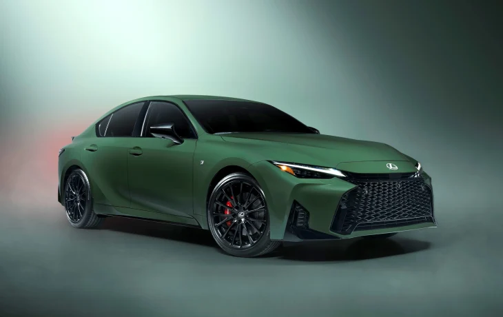 Постаревший Lexus IS продолжает карьеру: представлена очередная спецверсия для США
