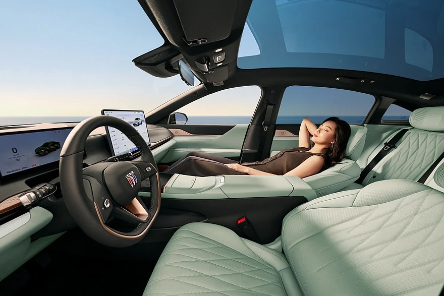Электрический седан Buick Electra L7