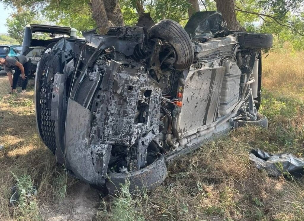 Момент ДТП в Крыму: девушка на &amp;#171;Жуке&amp;#187; совершала обгон и столкнулась со встречным автомобилем