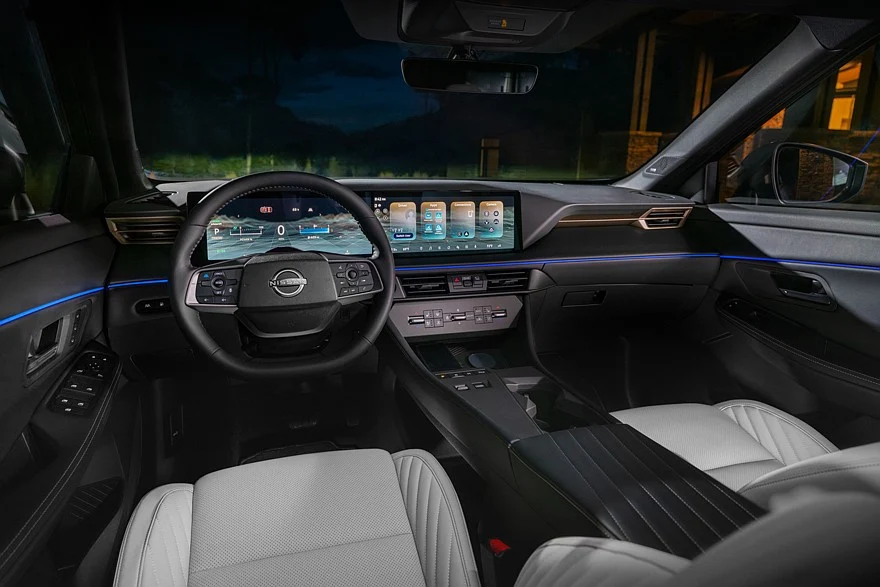 На фото: салон Nissan Rogue Hybrid