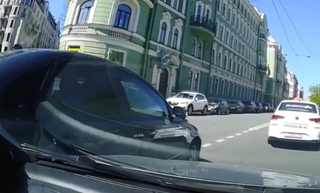  &laquo;Решил отомстить&raquo;: в Петербурге водитель Volvo обиделся и устроил ДТП