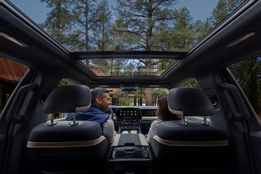 На фото: салон нового Chevrolet Silverado High Country
