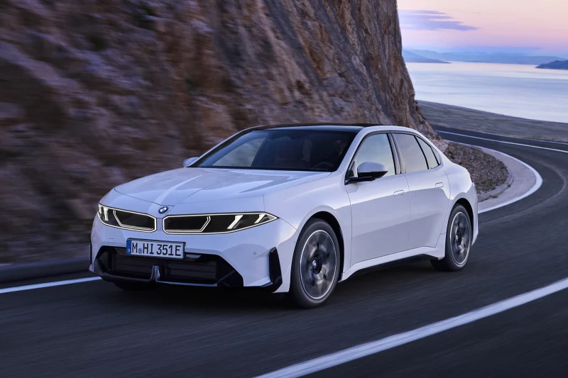 Новый седан BMW i3 поступил в продажу в &laquo;приветственной&raquo; версии