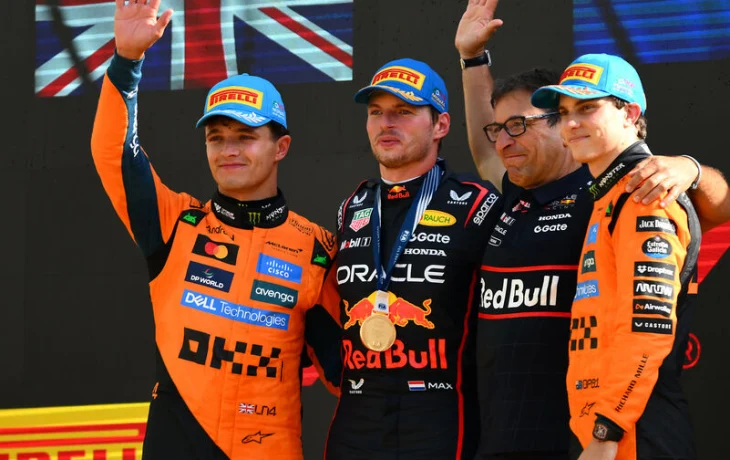 &laquo;Ха! Из-за медленного пит-стопа?&raquo; Макс Ферстаппен посмеялся над командной тактикой McLaren