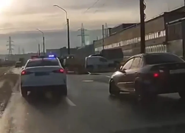  В Петербурге инспекторы ДПС открыли огонь по машине с пьяным водителем