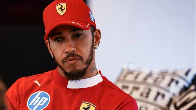 &laquo;Ferrari должна сменить гонщика, я бесполезен&raquo;. Льюис Хэмилтон в полном отчаянии