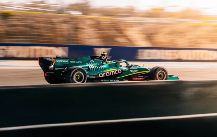 &laquo;Отстаём на четыре секунды&raquo;. Стролл жёстко раскритиковал машину Ньюи