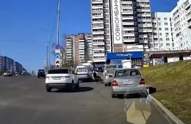  В Усть-Илимске&nbsp;велосипедист упал под колеса автомобиля
