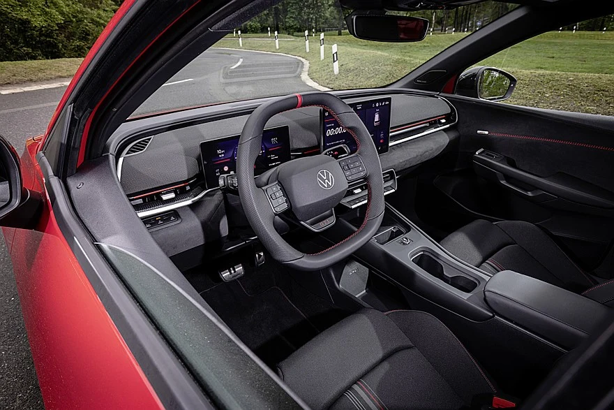 На фото: салон Volkswagen ID. Polo GTI