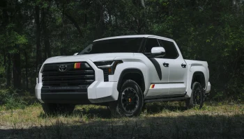 Toyota может выпустить хардкорную версию Tundra, которая поборется с Ford F-150 Raptor
