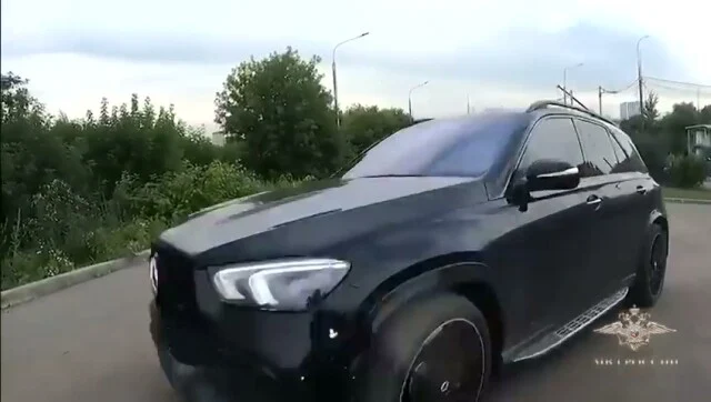  Сразу 28 протоколов за одну погоню получила автоледи на &laquo;Мерседесе&raquo; без госномеров
