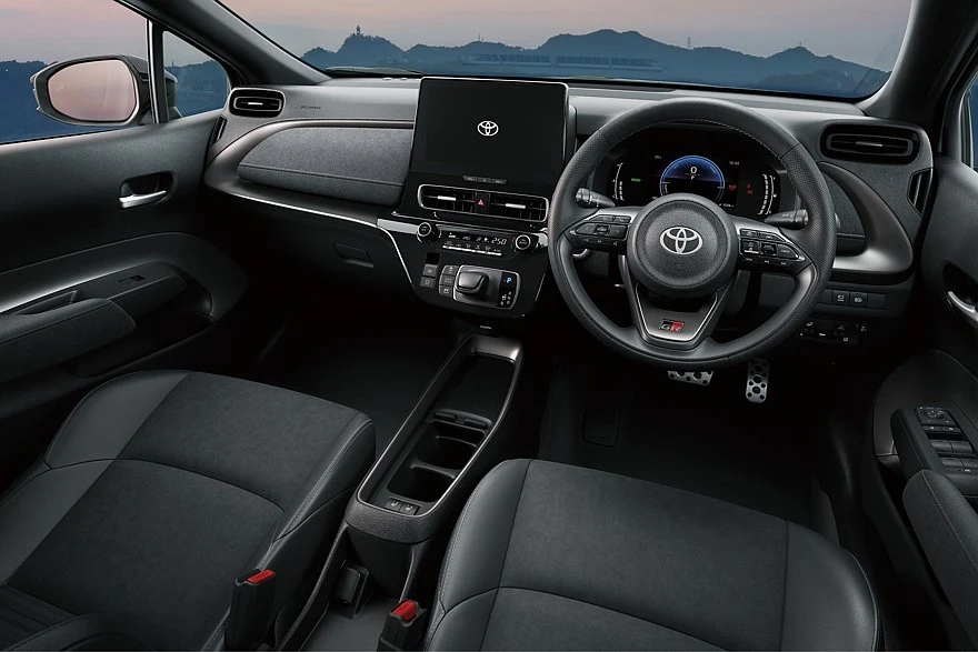 На фото: салон обновлённого хэтчбека Toyota Aqua GR Sport