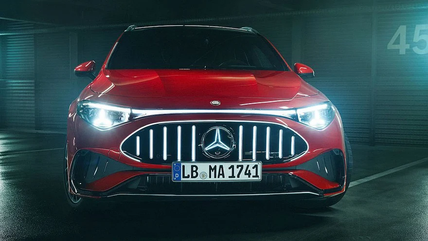 На фото: новый универсал Mercedes-AMG CLA 45 4Matic+