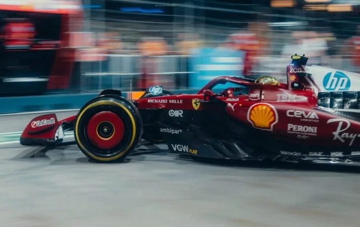 &laquo;Машина Хэмилтона не была опасной&raquo;. В Ferrari ответили на претензию Алонсо