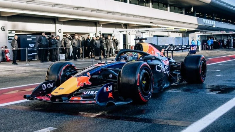 Red Bull Racing лидирует по итогам первого дня зимних тестов Ф1 2026 года