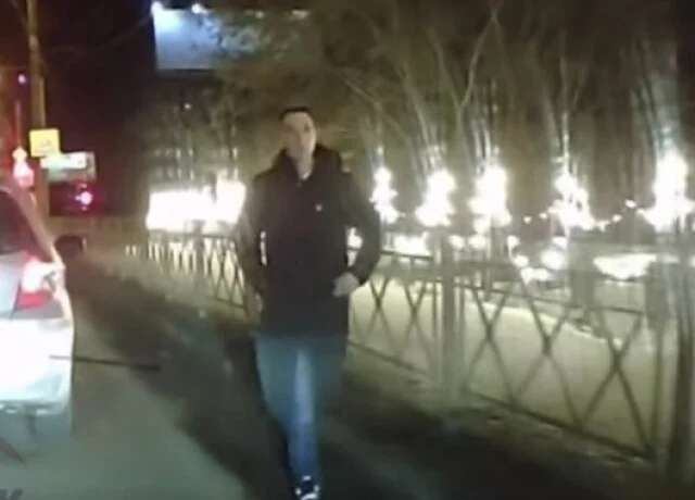  Дорожный конфликт в Красноярске: &laquo;Водитель был нетрезв, пытался устроить ДТП и кидался в драку&raquo;