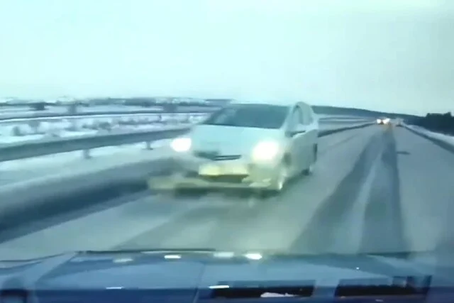  Три автомобиля столкнулись на трассе Красноярск &ndash; Железногорск