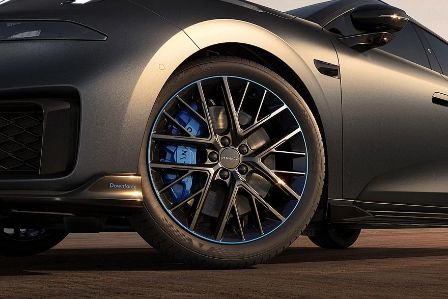 Lynk &amp; Co 07GT Limited Edition