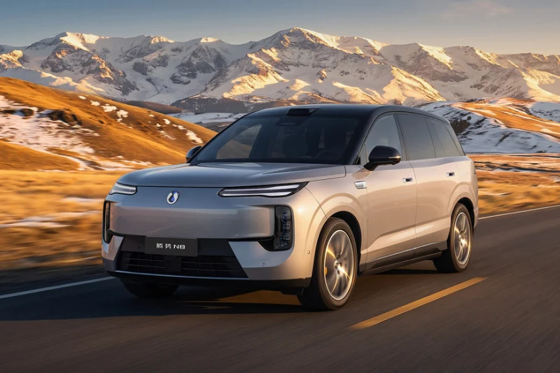 Кроссовер Denza N8 возвращается: облик в новом стиле и салон, как у свежего BYD Tang
