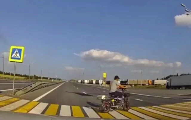  Большегрузная фура сбила велосипедиста на трассе М-7 &laquo;Волга&raquo; на границе Чувашии и Нижегородской 