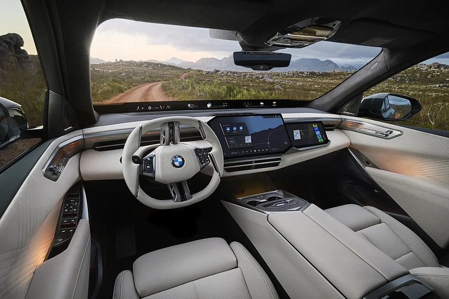На фото: салон BMW iX5 60 xDrive