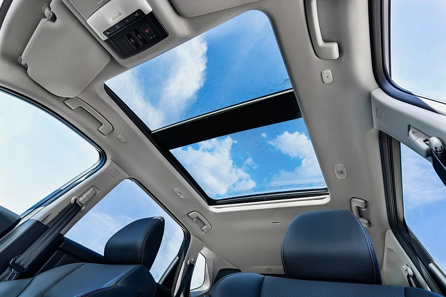 На фото: салон Nissan X-Trail N-Trek