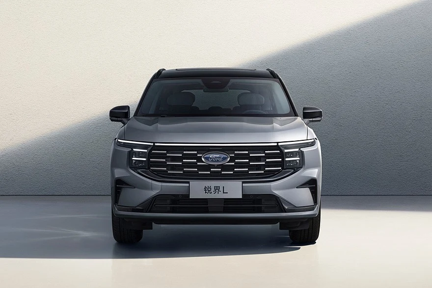 Дорестайлинговый Ford Edge L