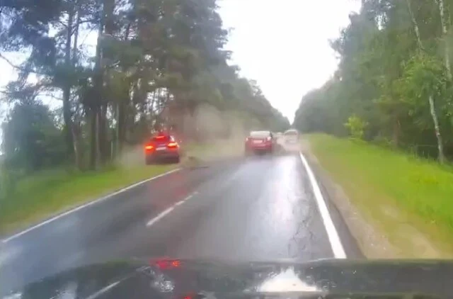  Под Рязанью девушка на Porsche выехала на встречную полосу и устроила ДТП