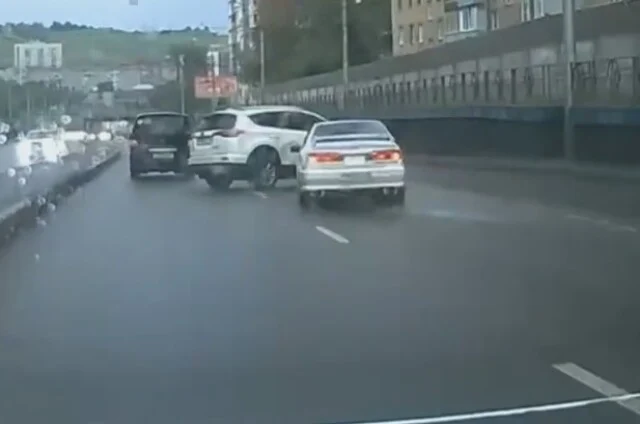  &laquo;Вину не признает&raquo;: водитель &laquo;Хонды&raquo; устроил ДТП в Красноярске