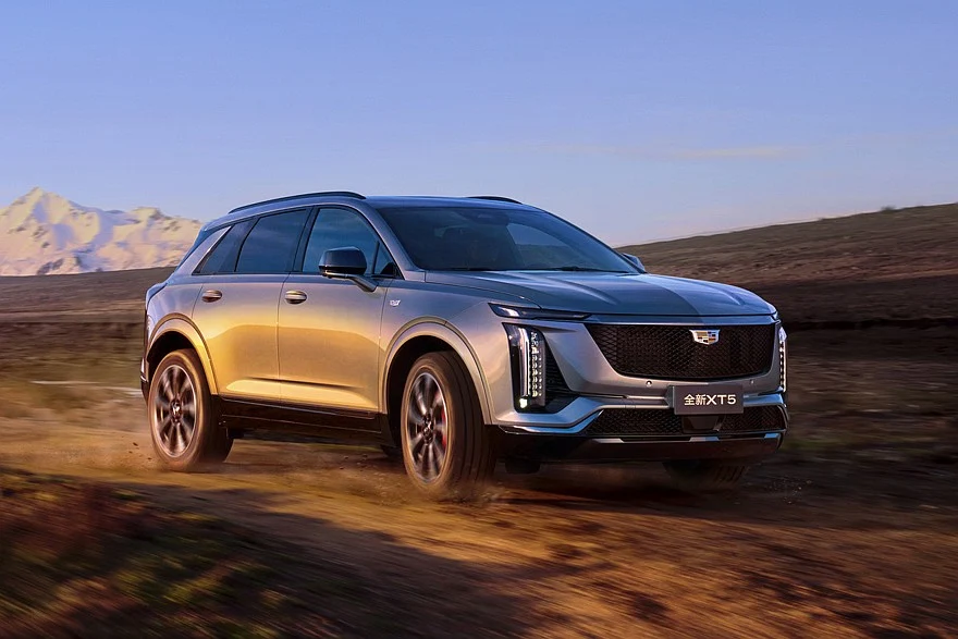 Стандартный кроссовер Cadillac XT5 второго поколения