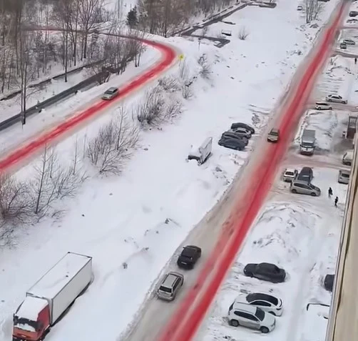  &laquo;Кровавый след&raquo; оставил грузовик на дорогах Новосибирска