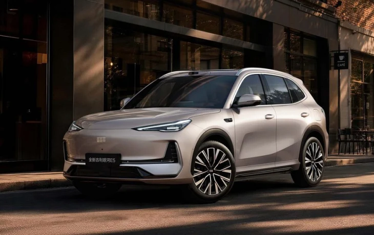 Обновлённый Geely EX5/Galaxy E5: задний привод, более мощный мотор и кое-что ещё