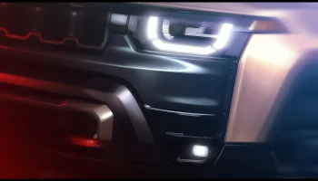Jeep анонсировал новый Cherokee Trailhawk: первый тизер