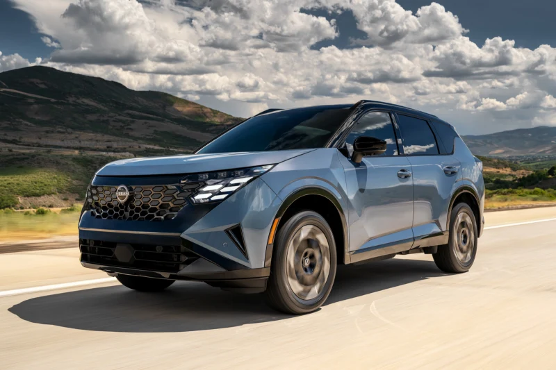 Nissan полностью рассекретил новый гибридный кроссовер Rogue, цены известны