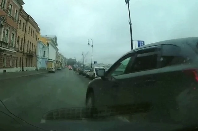  &laquo;Решил проехать прямо&raquo;: кто виноват в ДТП в Петербурге?